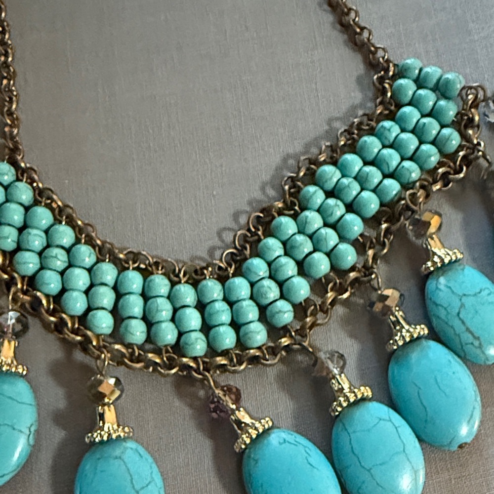 Chic Turquoise Statement Necklace - image 2